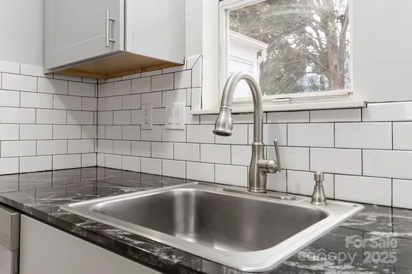 a close view of sink and tap