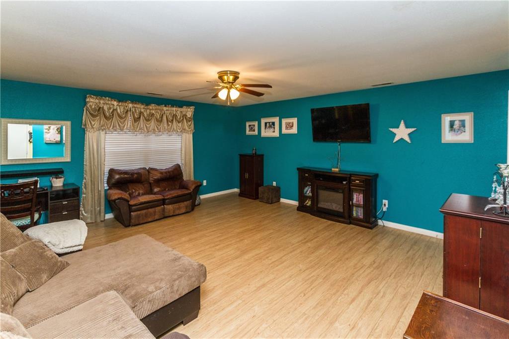 738 Abbey Road Pittsboro, IN 46167 - Photo 7 of 23 Gallery Image 7