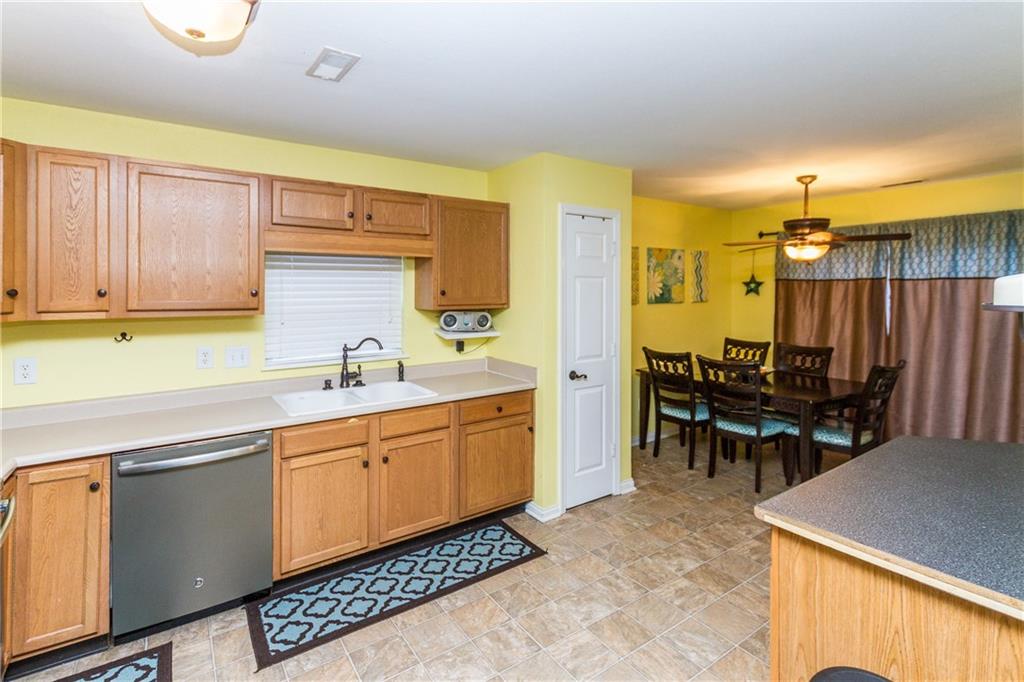 738 Abbey Road Pittsboro, IN 46167 - Photo 8 of 23 Gallery Image 8