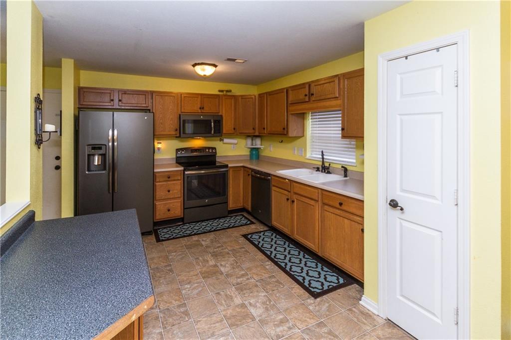 738 Abbey Road Pittsboro, IN 46167 - Photo 9 of 23 Gallery Image 9