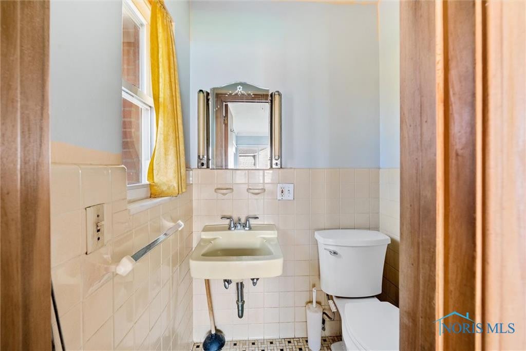 4124 Emmajean Road Toledo, OH 43607 - Photo 13 of 26 Gallery Image 13