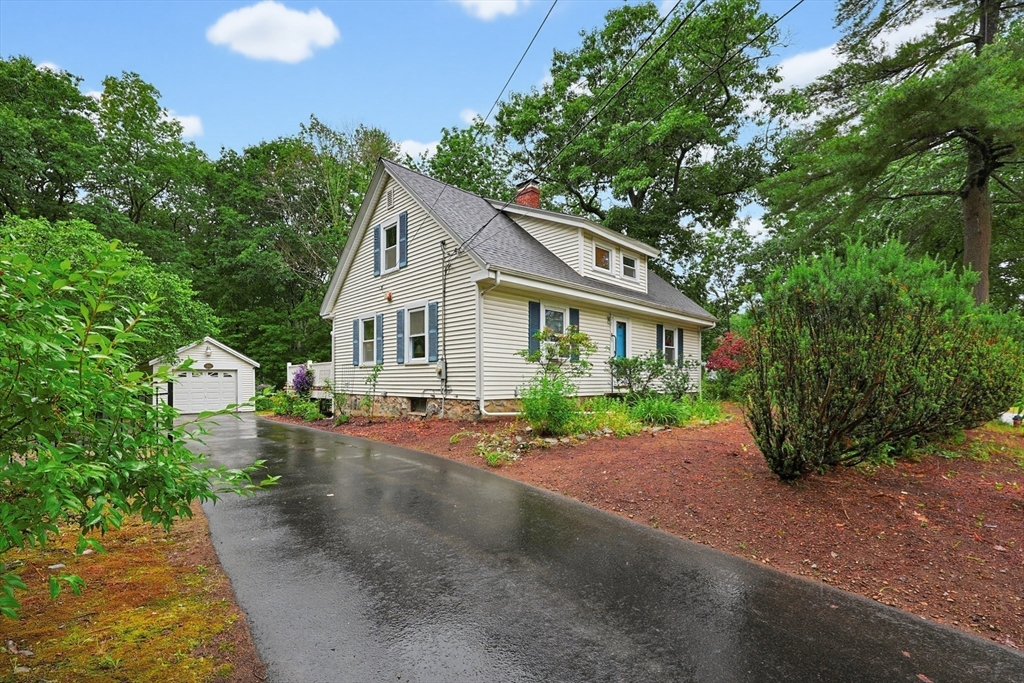 602 Elm Street Walpole, MA 02081 - Photo 2 of 38