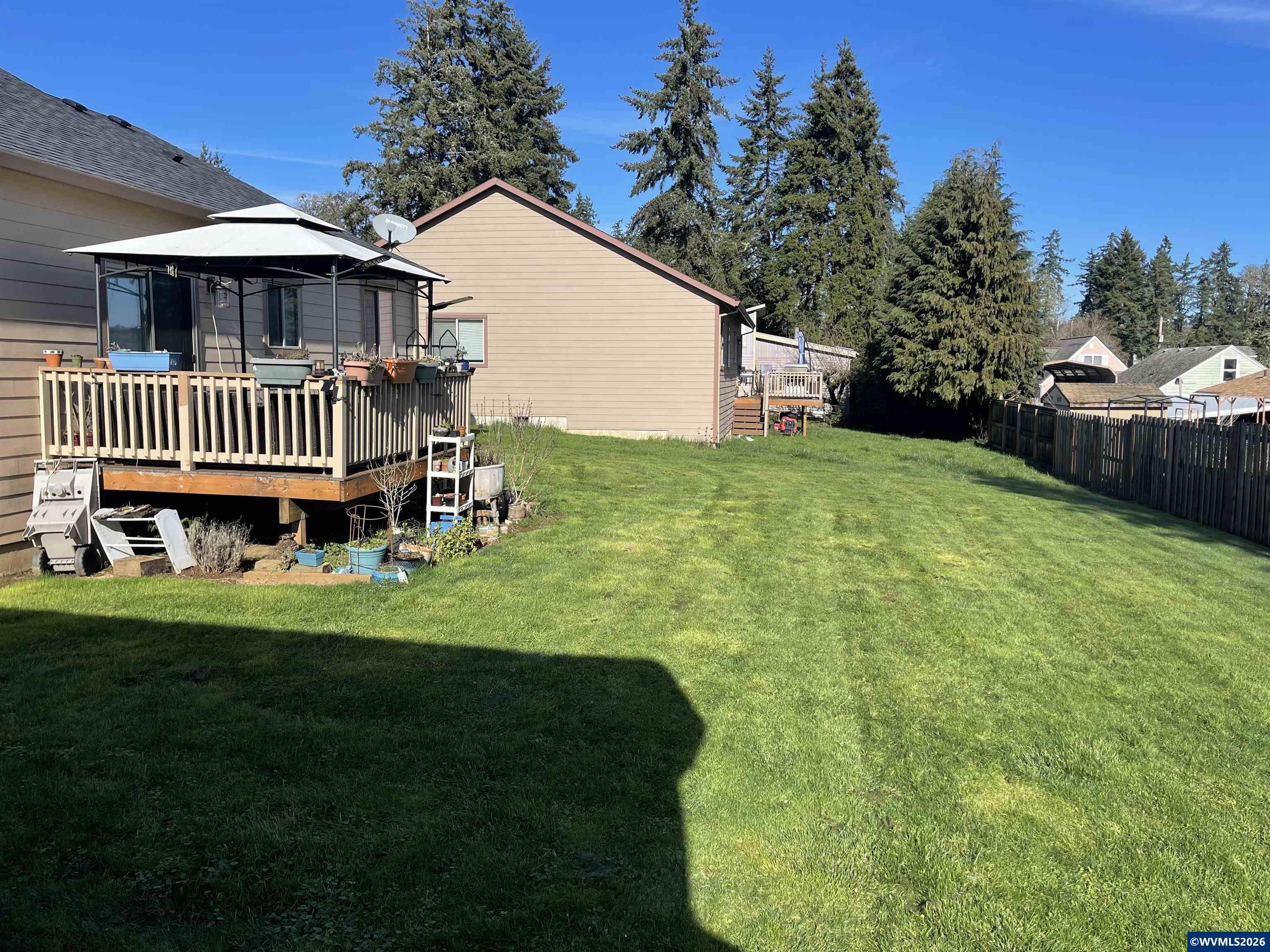 408 Southwest Oak Street Willamina, OR 97396 - Photo 5 of 41