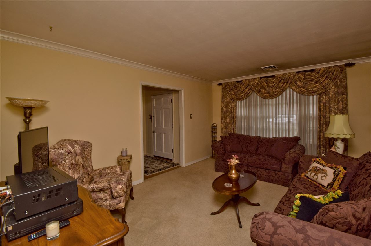 1657 Whitewater Road Memphis, TN 38117 - Photo 5 of 24