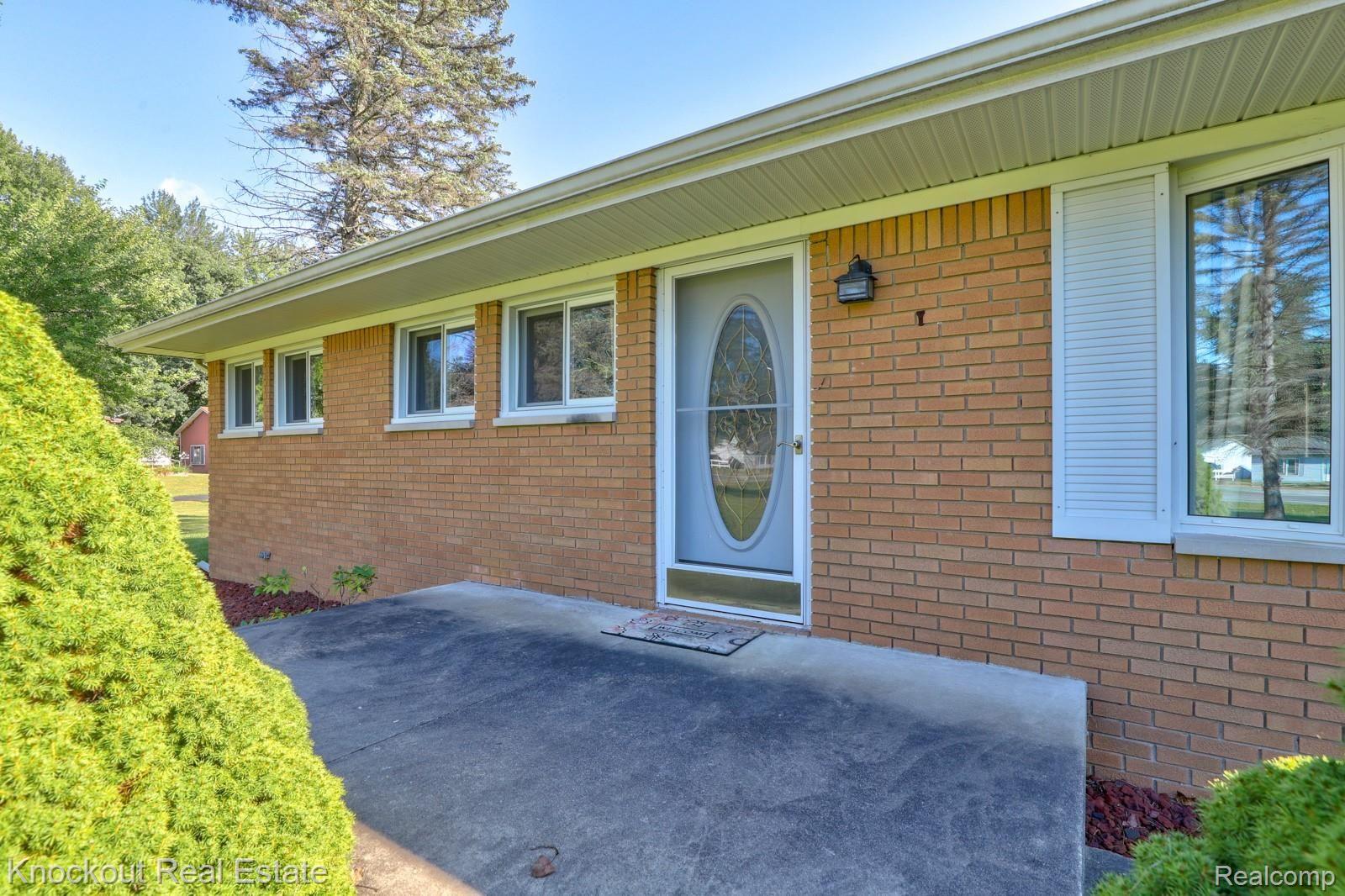 12074 Birch Run Road Birch Run, MI 48415 - Photo 7 of 63 12074 Birch Run Rd 9 1 21-7.jpg