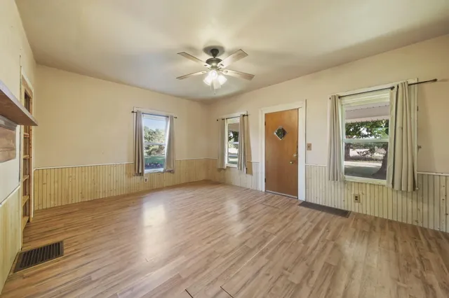 $164,900 | 16594 Stark Road, Springport, MI 49284