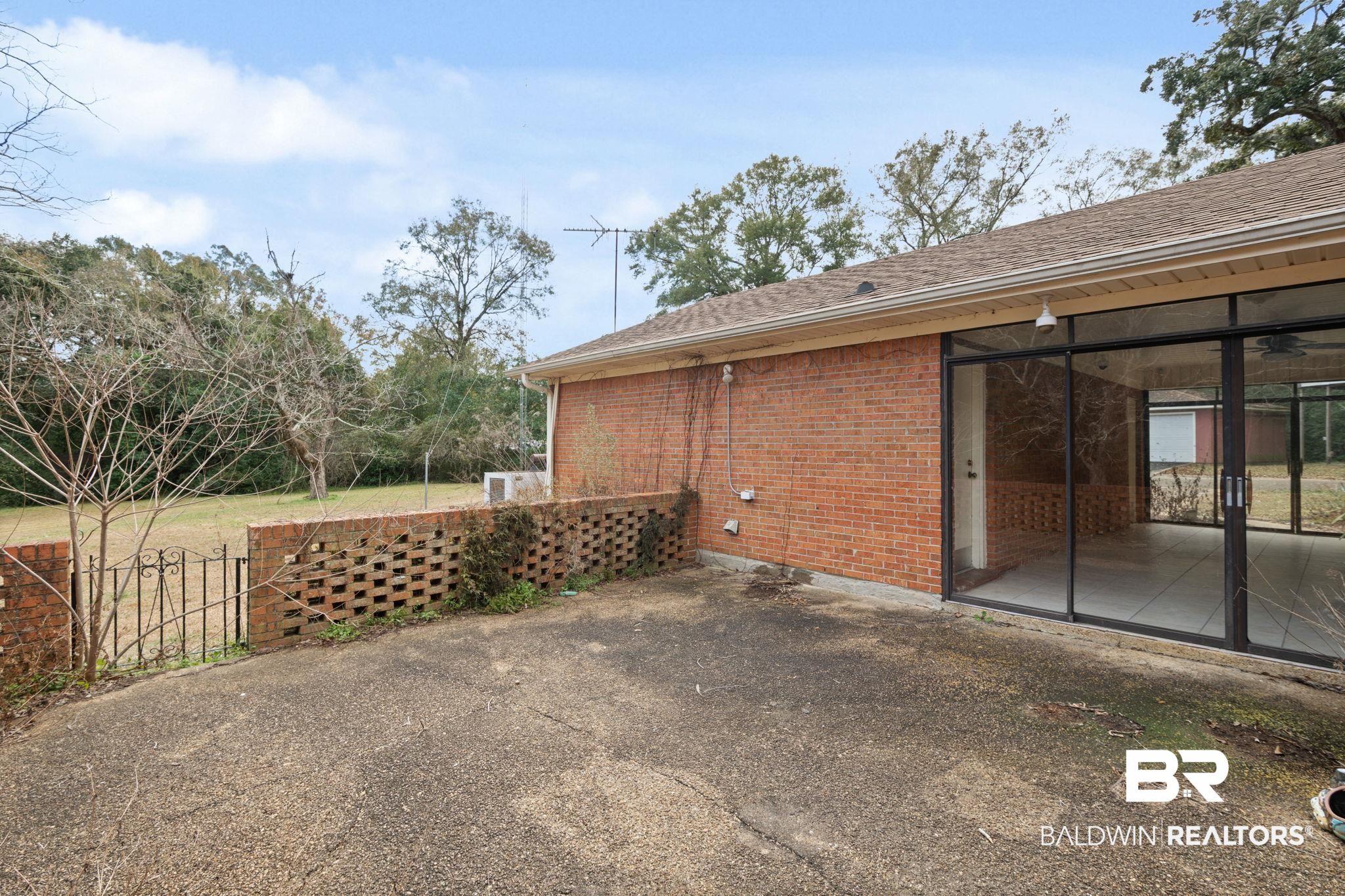 6261 Old Pascagoula Road Theodore, AL 36582 - Photo 5 of 29 View of patio / terrace