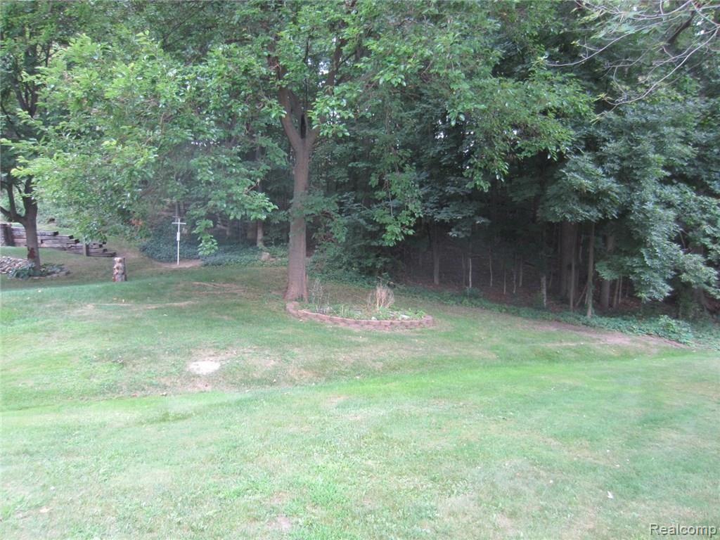 35905 Smithfield Road Farmington, MI 48335 - Photo 18 of 20 IMG_3255.JPG
