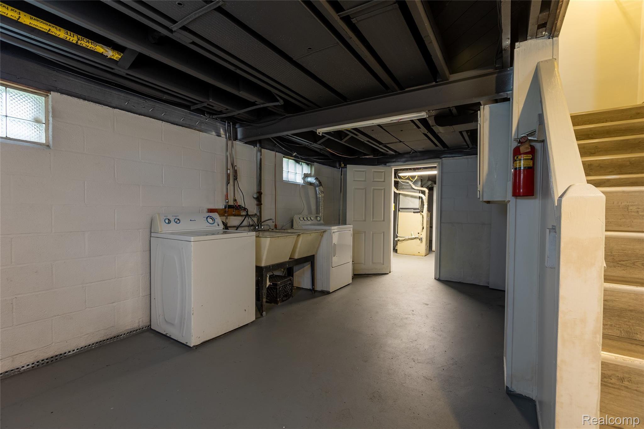 21168 Doepfer Road Warren, MI 48091 - Photo 16 of 16 9X1A7500-HDR.jpg