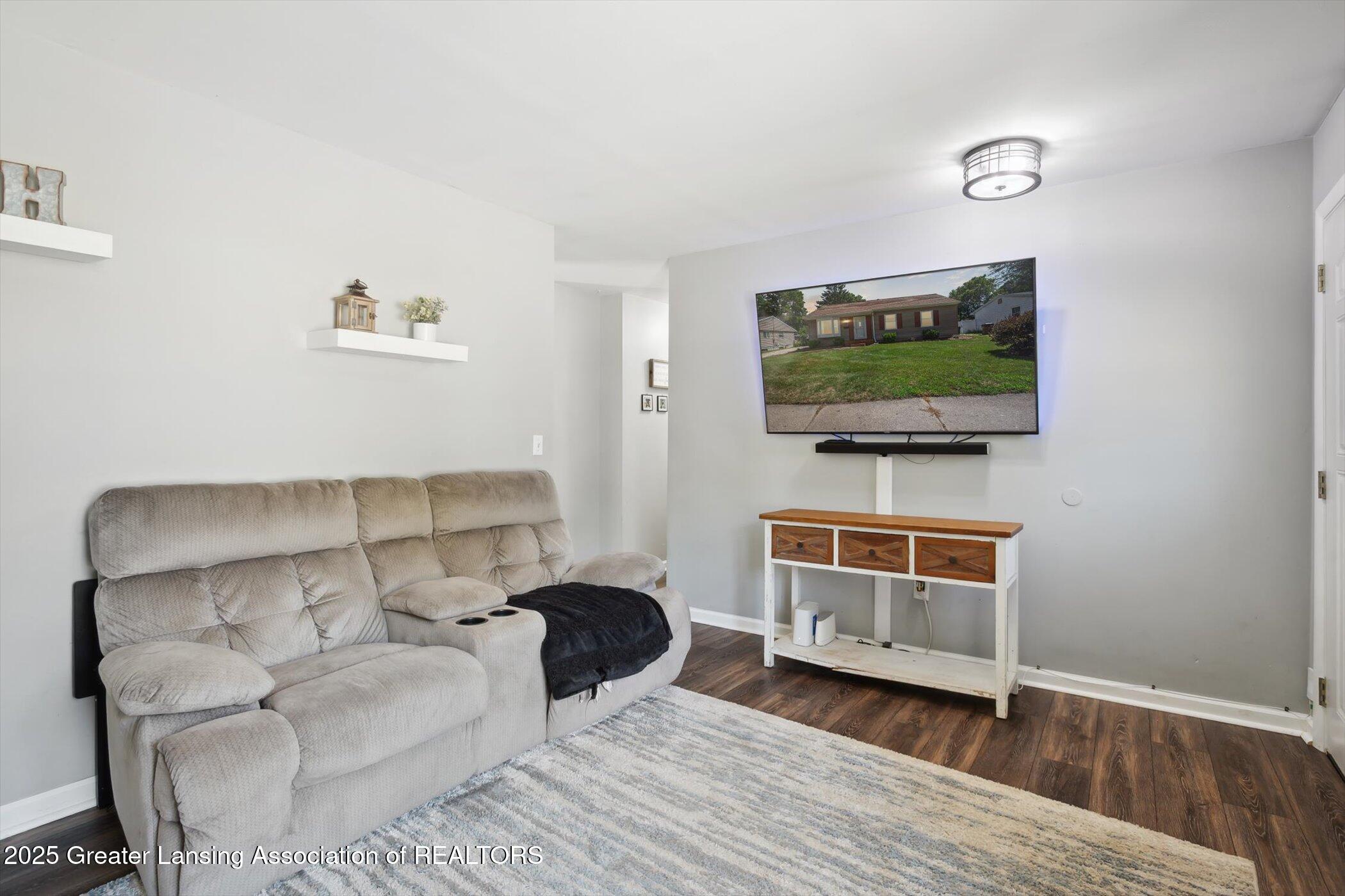 3207 Sunderland Road Lansing, MI 48911 - Photo 7 of 31 08-3207-Sunderland-Rd-Lansing-MI-48911-W