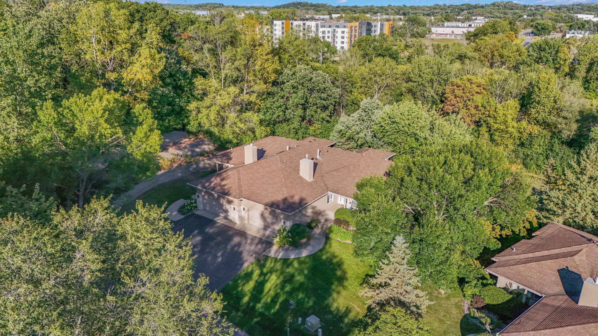 7089 Crowne Oak Road Eden Prairie, MN 55344 - Photo 54 of 58 Gallery Image 54