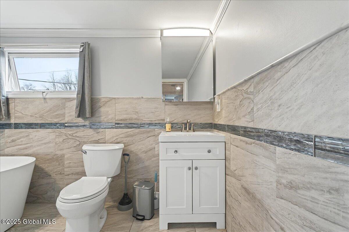 47 Mac Arthur Drive Schenectady, NY 12302 - Photo 22 of 24 11-47 MACARTHUR DR-13