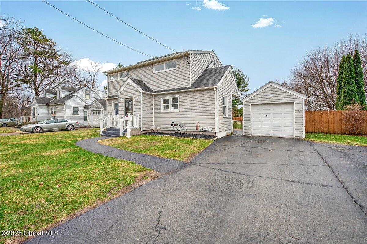 47 Mac Arthur Drive Schenectady, NY 12302 - Photo 3 of 24 06-47 MACARTHUR DR-20