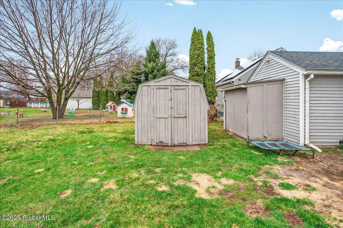 47 Mac Arthur Drive Schenectady, NY 12302 - Photo 6 of 24 04-47 MACARTHUR DR-22