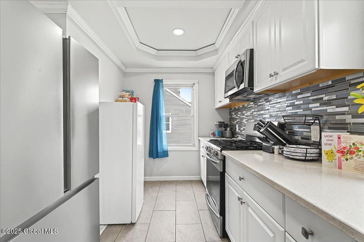 47 Mac Arthur Drive Schenectady, NY 12302 - Photo 9 of 24 15-47 MACARTHUR DR-10