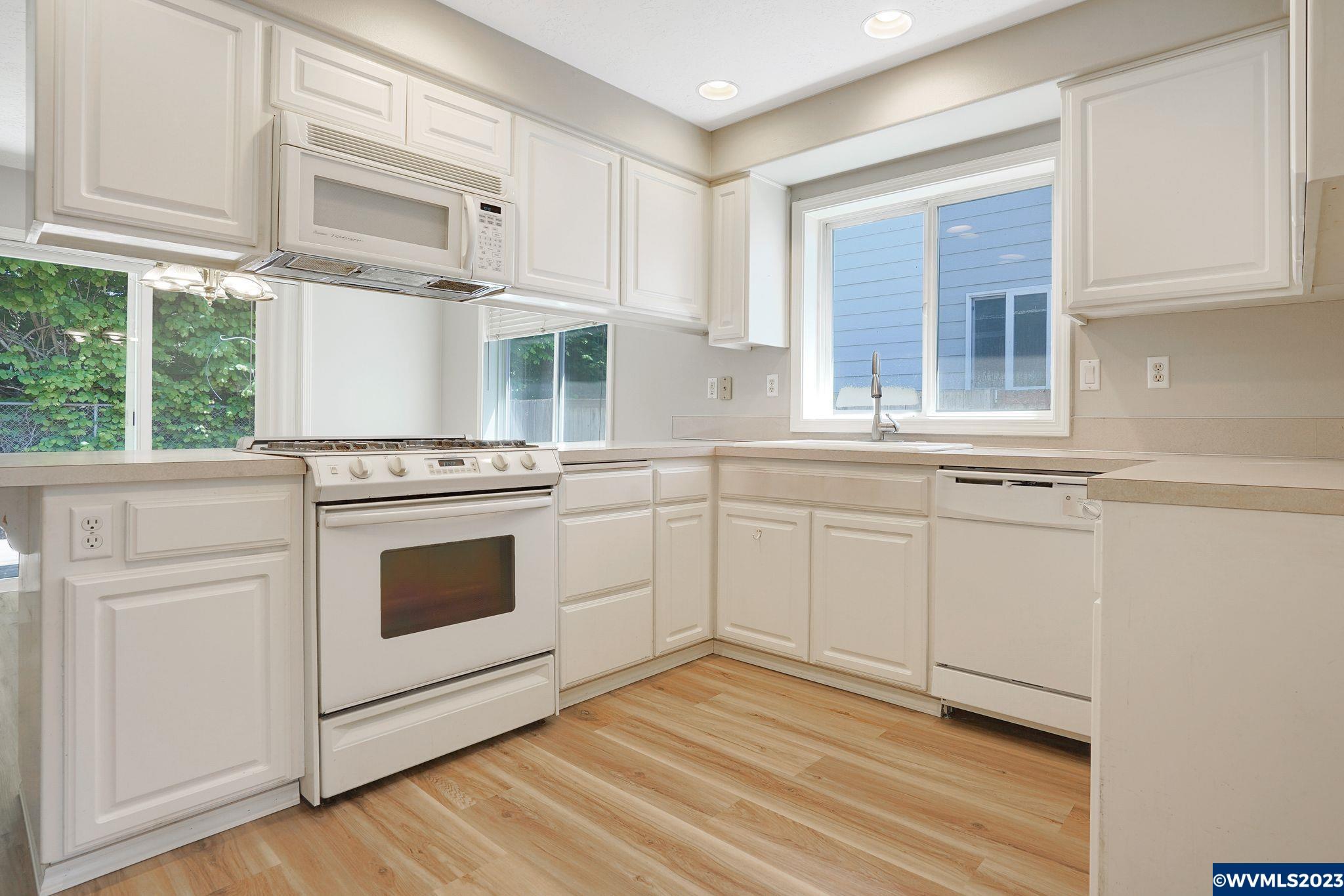 1187 Keystone Loop Northeast Keizer, OR 97303 - Photo 12 of 42