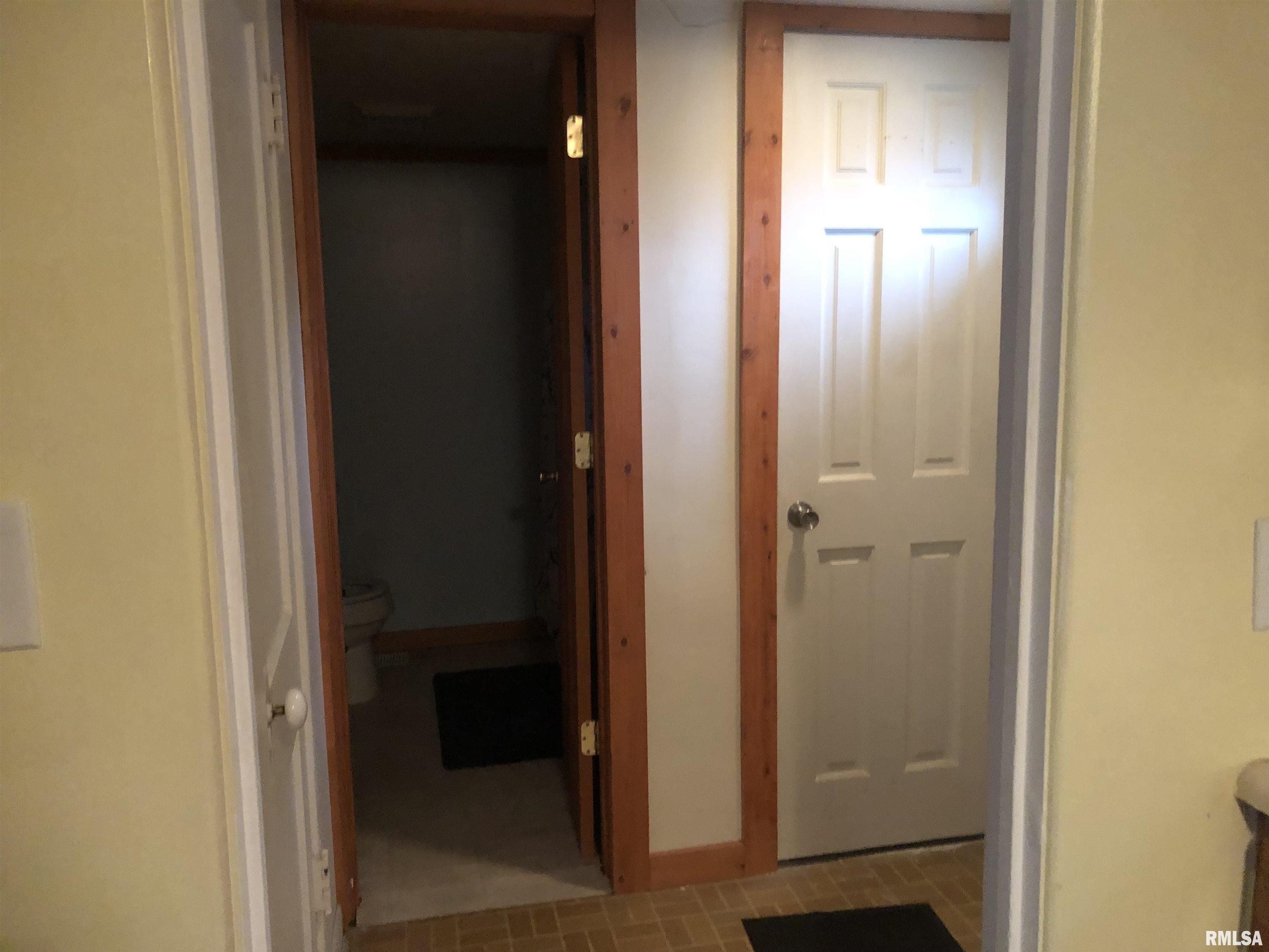 1805 East Keys Avenue Springfield, IL 62702 - Photo 15 of 34