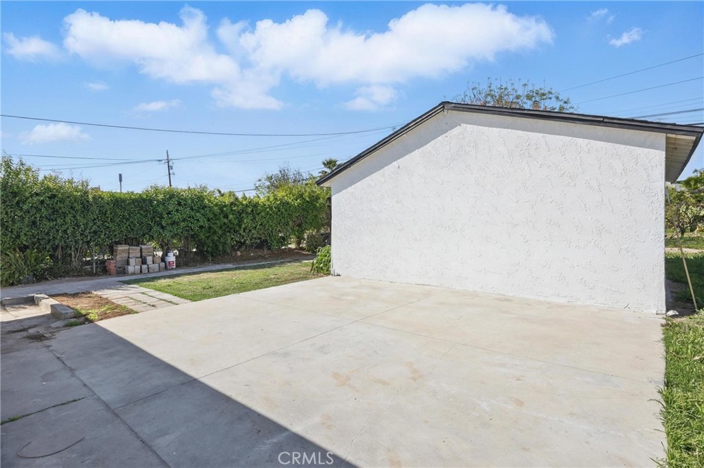 9431 Cypress Avenue Riverside, CA 92503 - Photo 29 of 40 a view of swimming pool