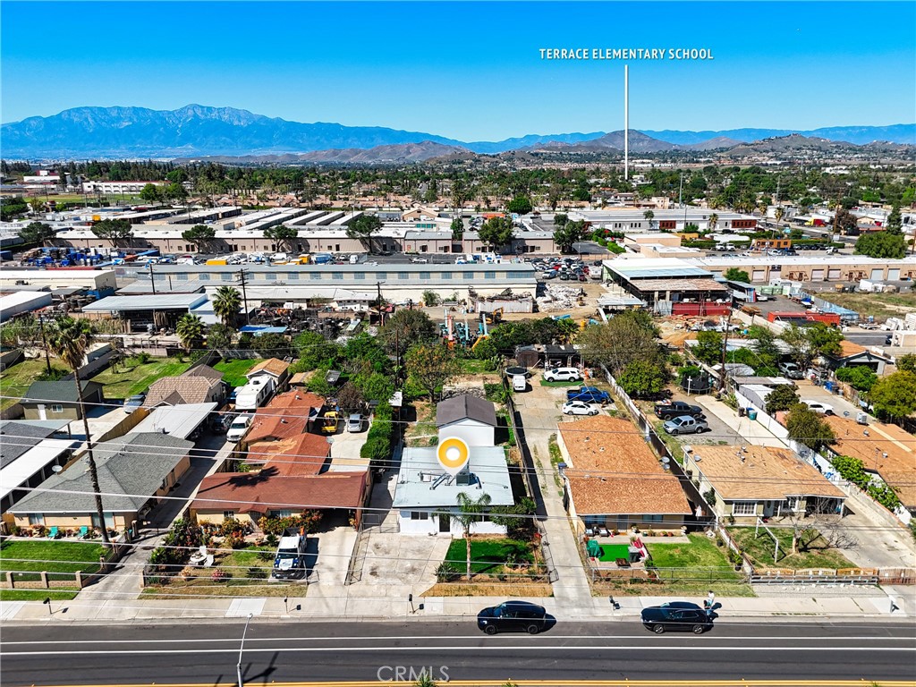 9431 Cypress Avenue Riverside, CA 92503 - Photo 36 of 40 an aerial view of residential houses and city view