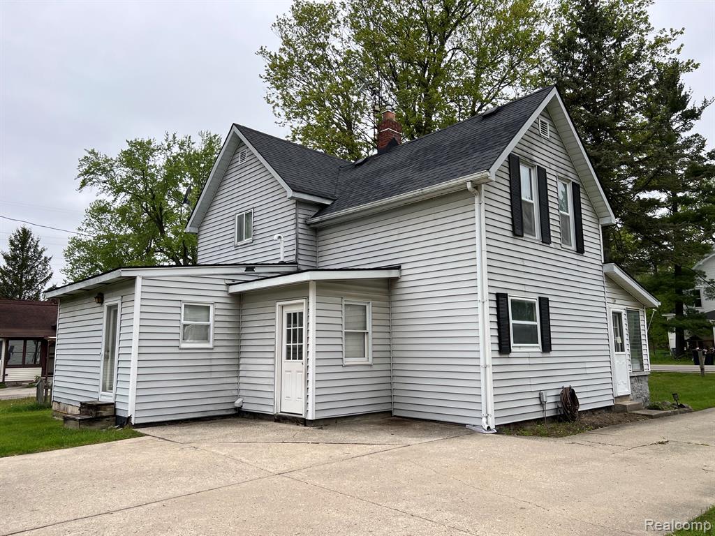 25 West Hunters Creek Road Lapeer, MI 48446 - Photo 4 of 28