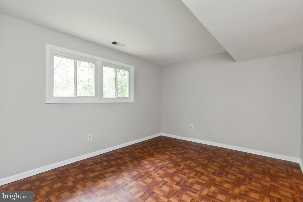 2345 Paddock Lane Reston, VA 20191 - Photo 35 of 42 5th bedrom