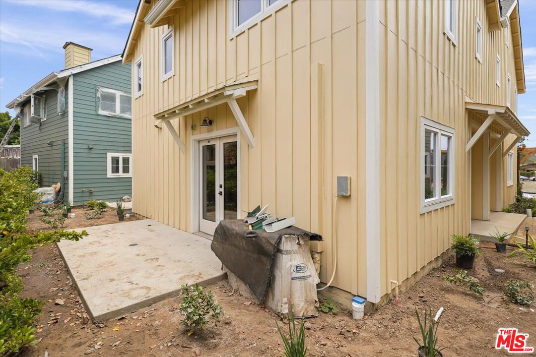 1317 Punta Gorda Street, Unit 3 Santa Barbara, CA 93103 - Photo 29 of 70 a view of a house with backyard and sitting area