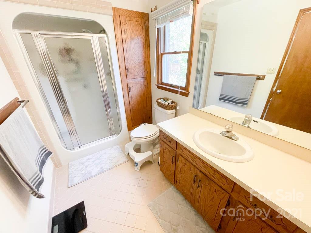 1315 Sunset Road Charlotte, NC 28216 - Photo 14 of 29 Gallery Image 14