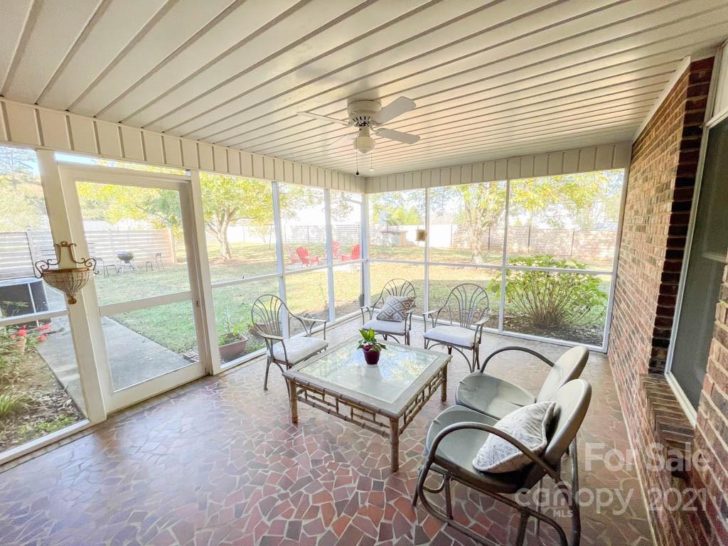 1315 Sunset Road Charlotte, NC 28216 - Photo 20 of 29 Gallery Image 20