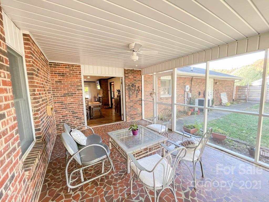 1315 Sunset Road Charlotte, NC 28216 - Photo 21 of 29 Gallery Image 21