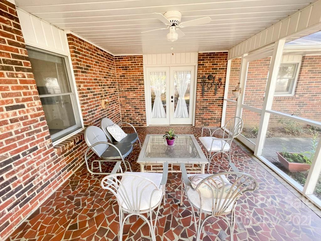 1315 Sunset Road Charlotte, NC 28216 - Photo 22 of 29 Gallery Image 22