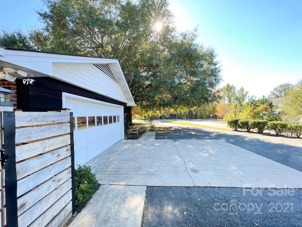 1315 Sunset Road Charlotte, NC 28216 - Photo 24 of 29 Gallery Image 24