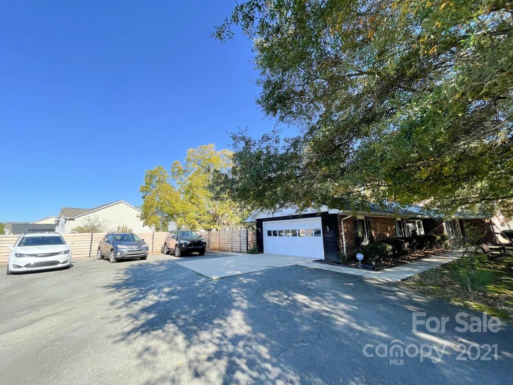 1315 Sunset Road Charlotte, NC 28216 - Photo 26 of 29 Gallery Image 26