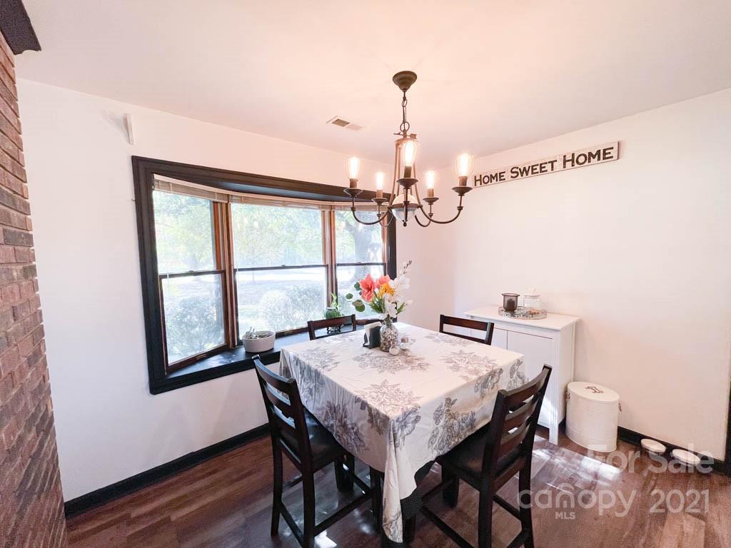 1315 Sunset Road Charlotte, NC 28216 - Photo 8 of 29 Gallery Image 8