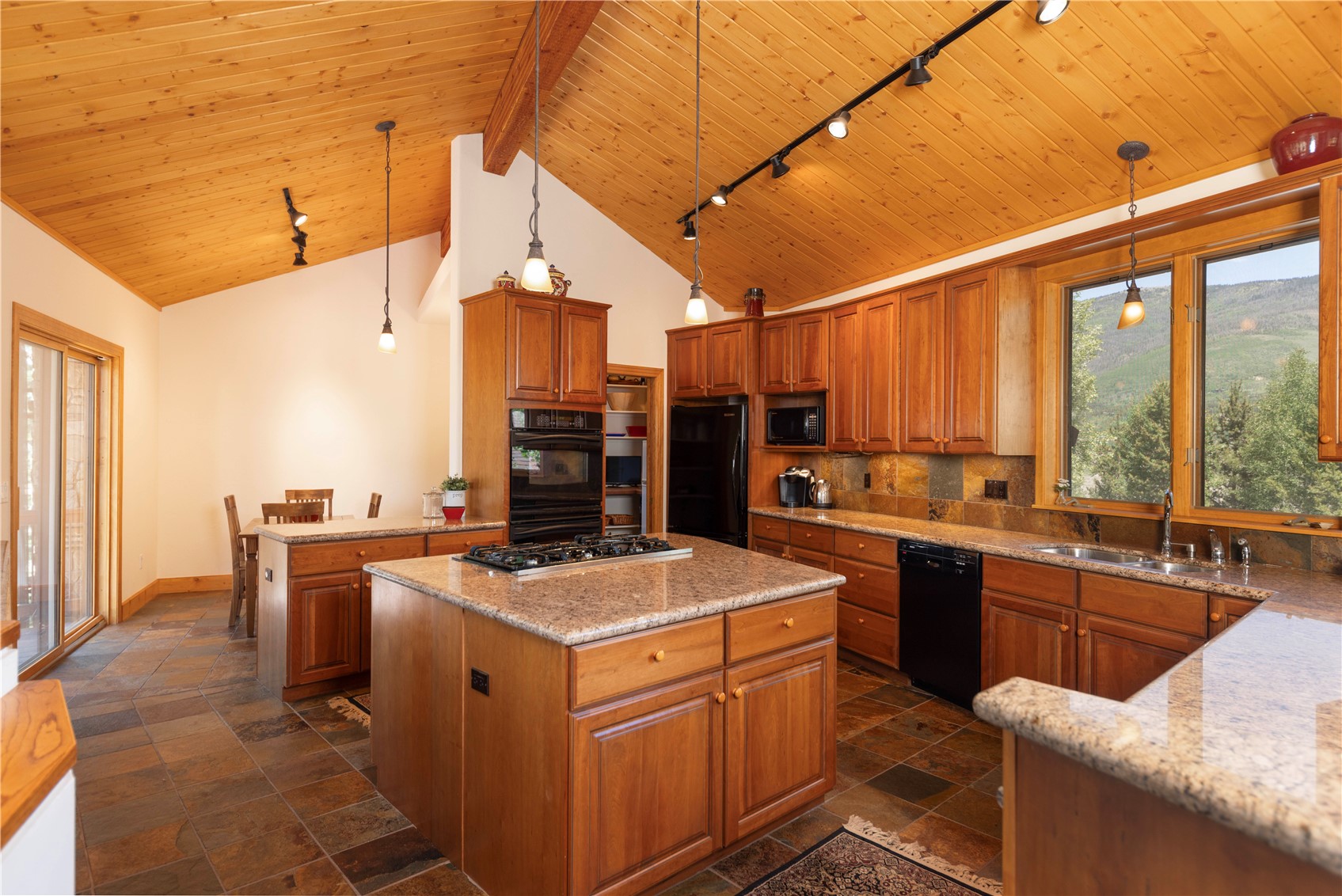1755 Red Hawk Road Silverthorne, CO 80498 - Photo 11 of 40 Gallery Image 11