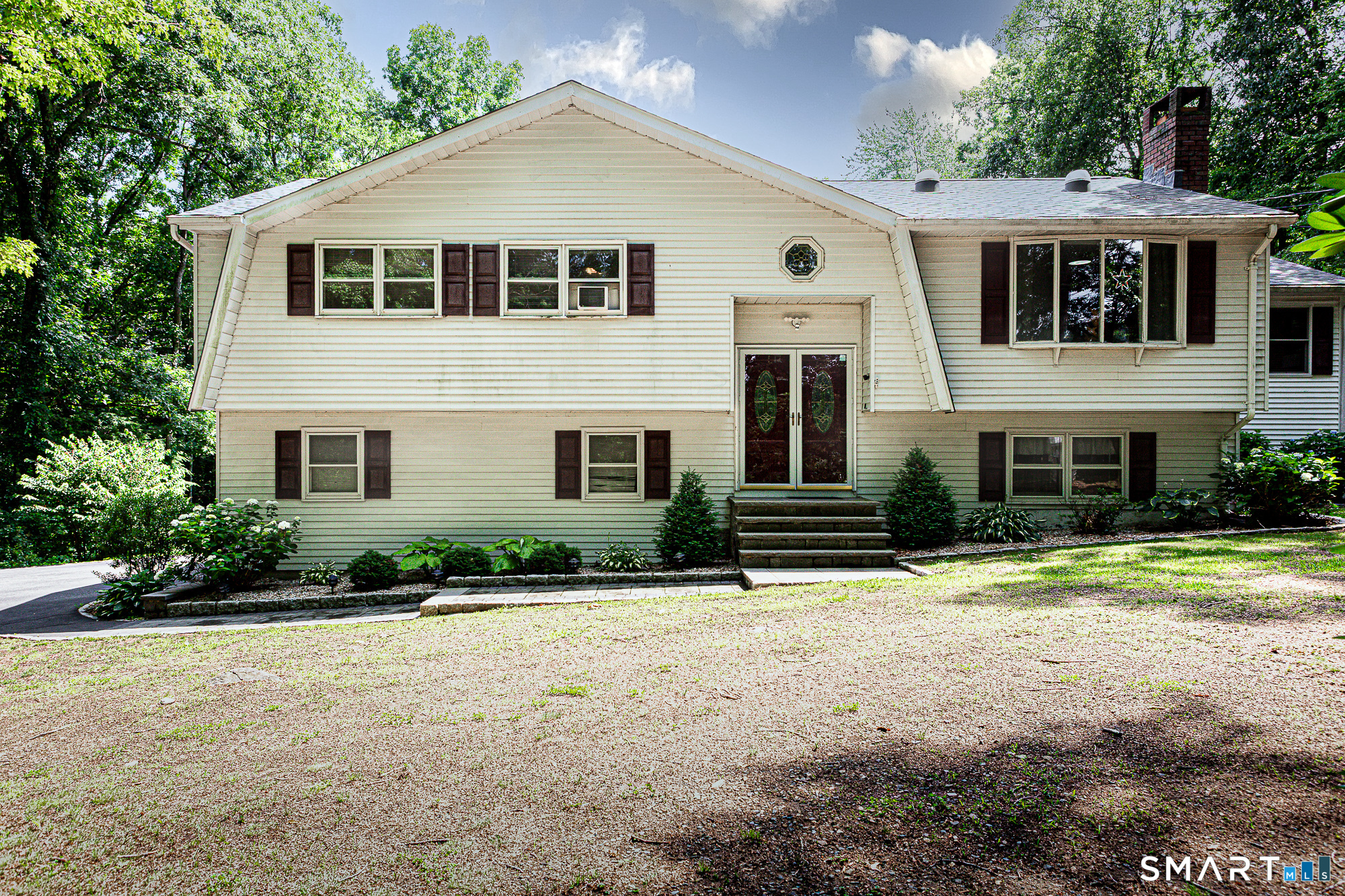 8 Old Towantic Road Oxford, CT 06478 - Photo 2 of 34