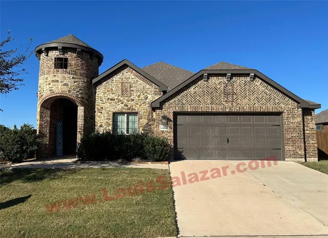 $2,500 | 1905 Sunflower Drive, Glenn Heights, TX 75154