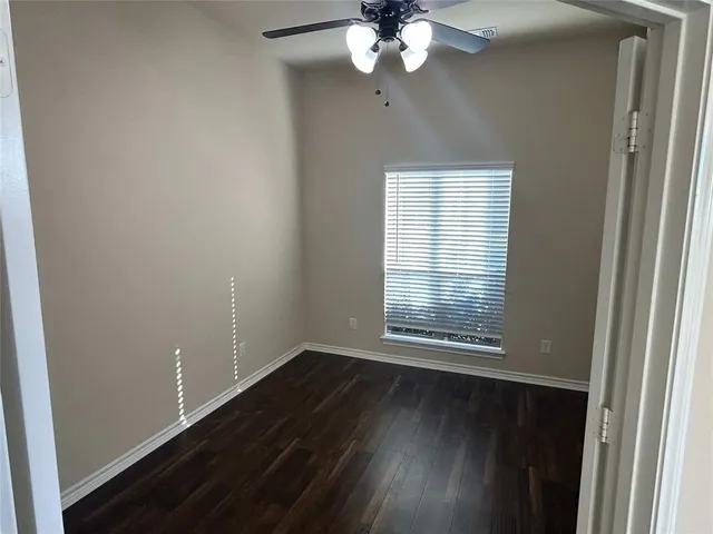 $2,500 | 1905 Sunflower Drive, Glenn Heights, TX 75154