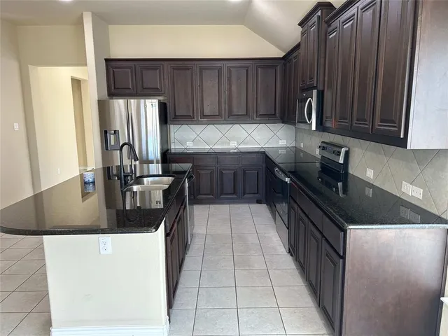 $2,500 | 1905 Sunflower Drive, Glenn Heights, TX 75154