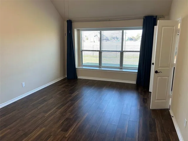 $2,500 | 1905 Sunflower Drive, Glenn Heights, TX 75154