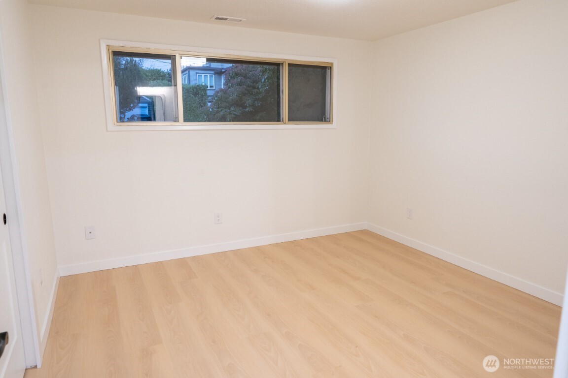 4015 Southwest Thistle Street, Unit A Seattle, WA 98136 - Photo 12 of 29