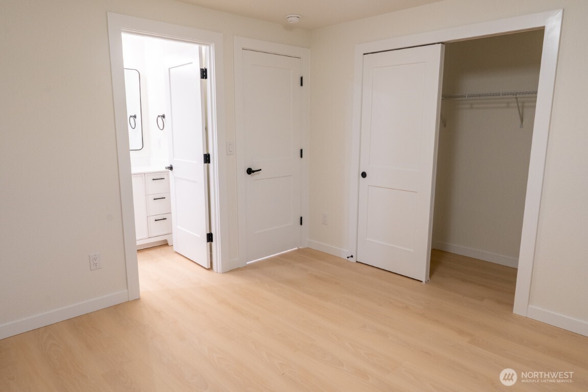 4015 Southwest Thistle Street, Unit A Seattle, WA 98136 - Photo 14 of 29