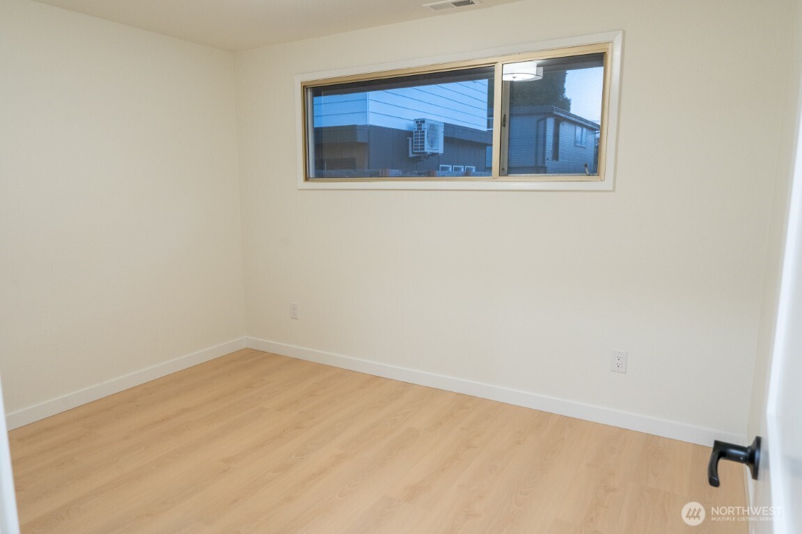 4015 Southwest Thistle Street, Unit A Seattle, WA 98136 - Photo 16 of 29