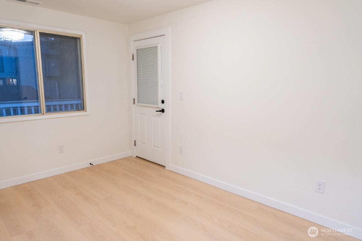 4015 Southwest Thistle Street, Unit A Seattle, WA 98136 - Photo 19 of 29