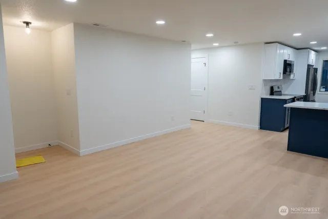 $3,750 | 4015 Southwest Thistle Street, Unit A, Seattle, WA 98136