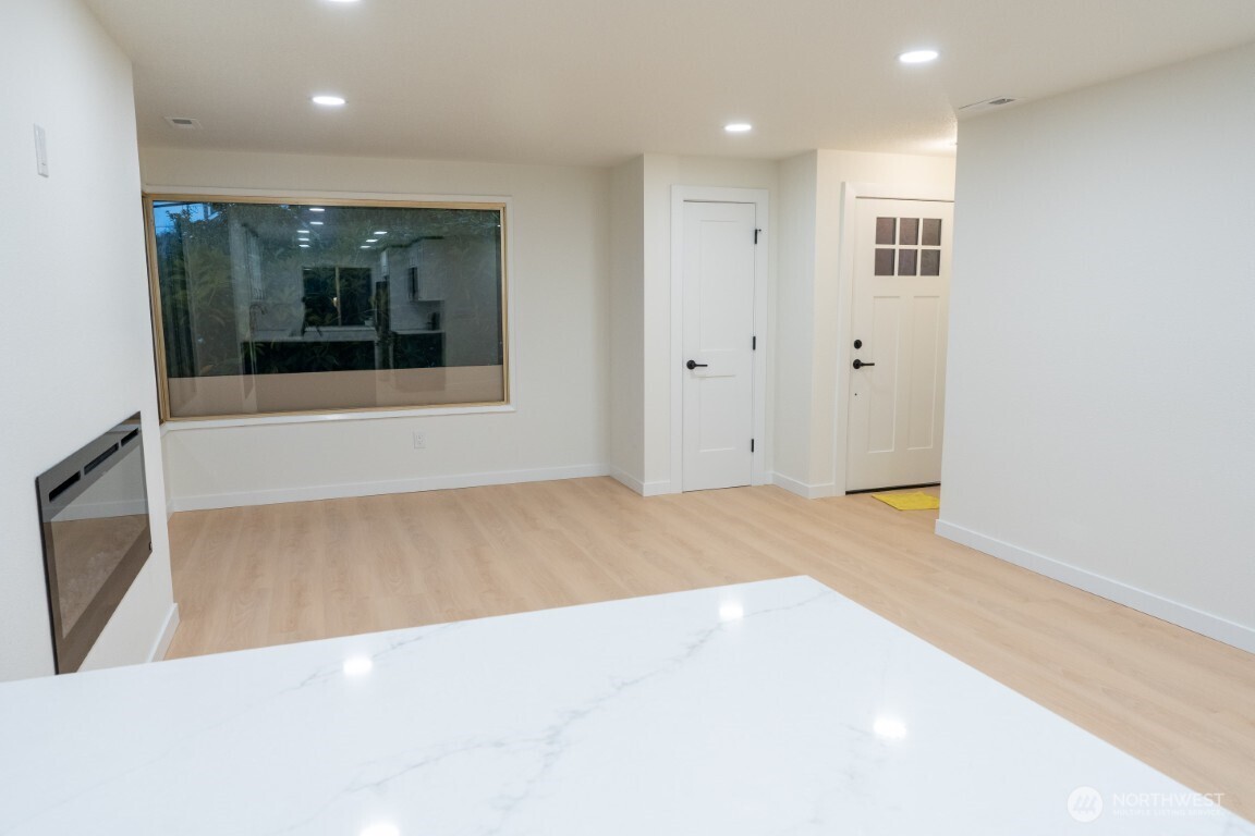 4015 Southwest Thistle Street, Unit A Seattle, WA 98136 - Photo 7 of 29