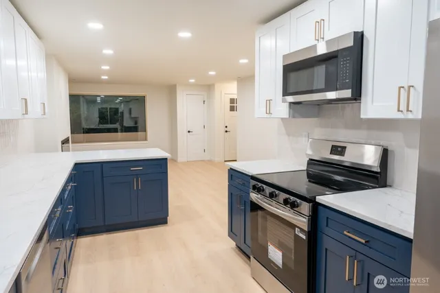 $3,750 | 4015 Southwest Thistle Street, Unit A, Seattle, WA 98136