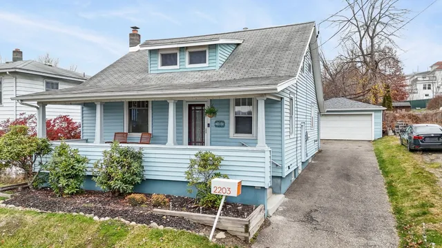 $163,900 | 2203 Watson Boulevard, Endicott, NY 13760