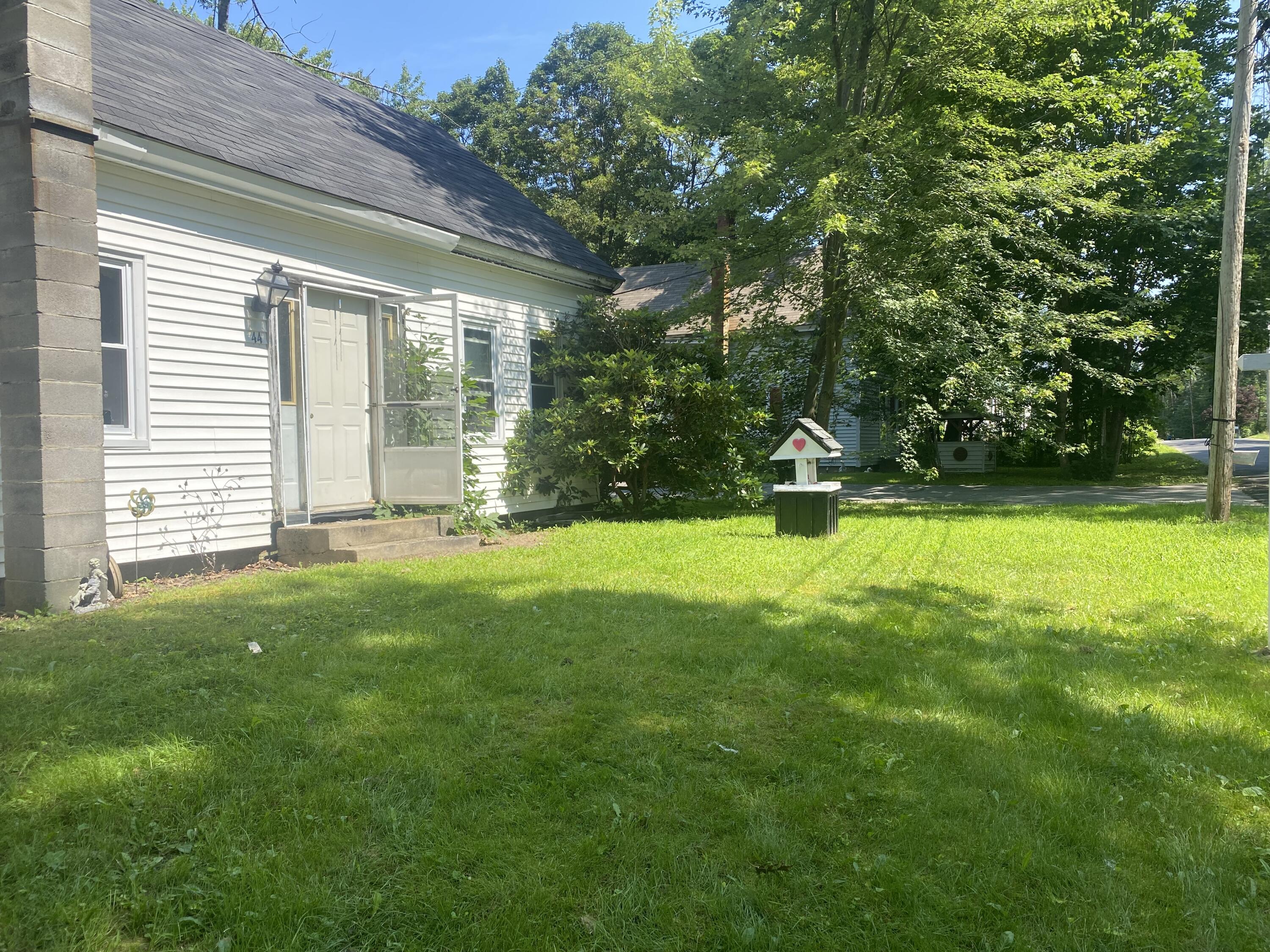 44 Towle Street Buxton, ME 04093 - Photo 2 of 26 5002E8FF-F8E8-4E16-AA7D-867790E89116