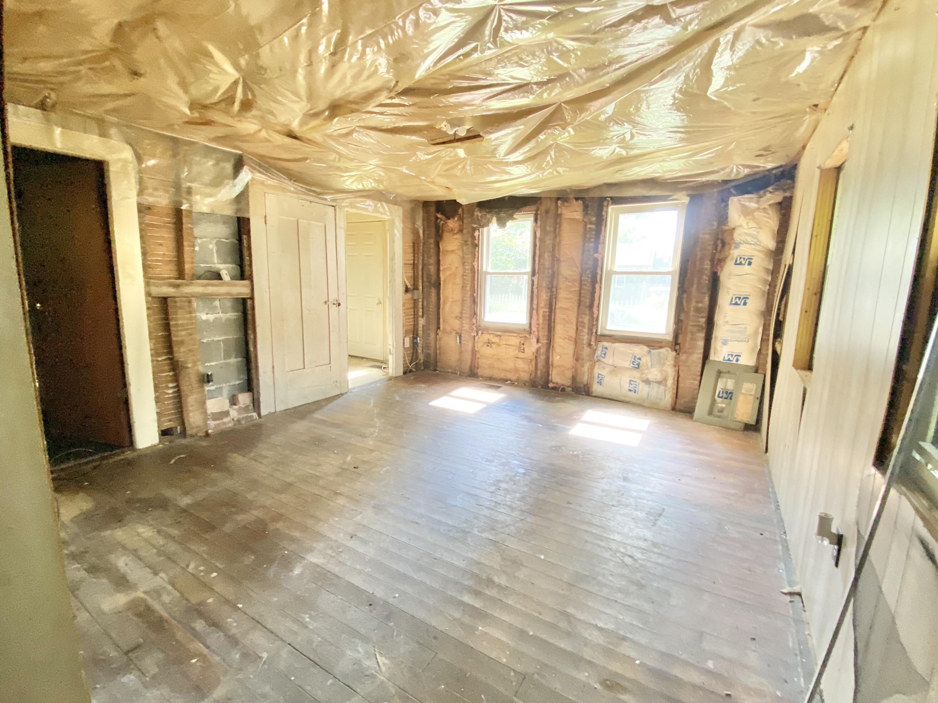 44 Towle Street Buxton, ME 04093 - Photo 9 of 26 2D99BE1B-A281-487D-8FE5-3390AD82D392