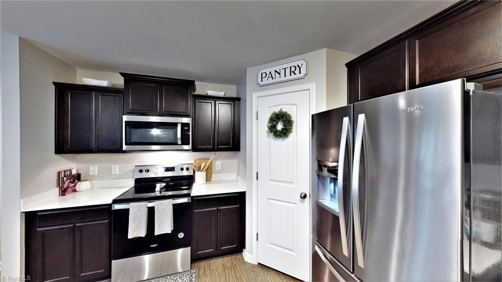 3885 Copperfield Court High Point, NC 27282 - Photo 13 of 30 Kitchen comes with all the appliances seen here! note there is a Pantry as well